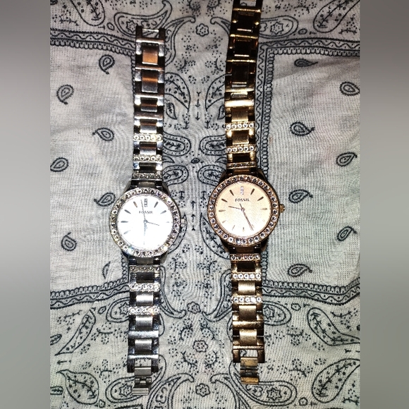 2 women's fossil watches ,$75 each or $130 for both. - Picture 3 of 4